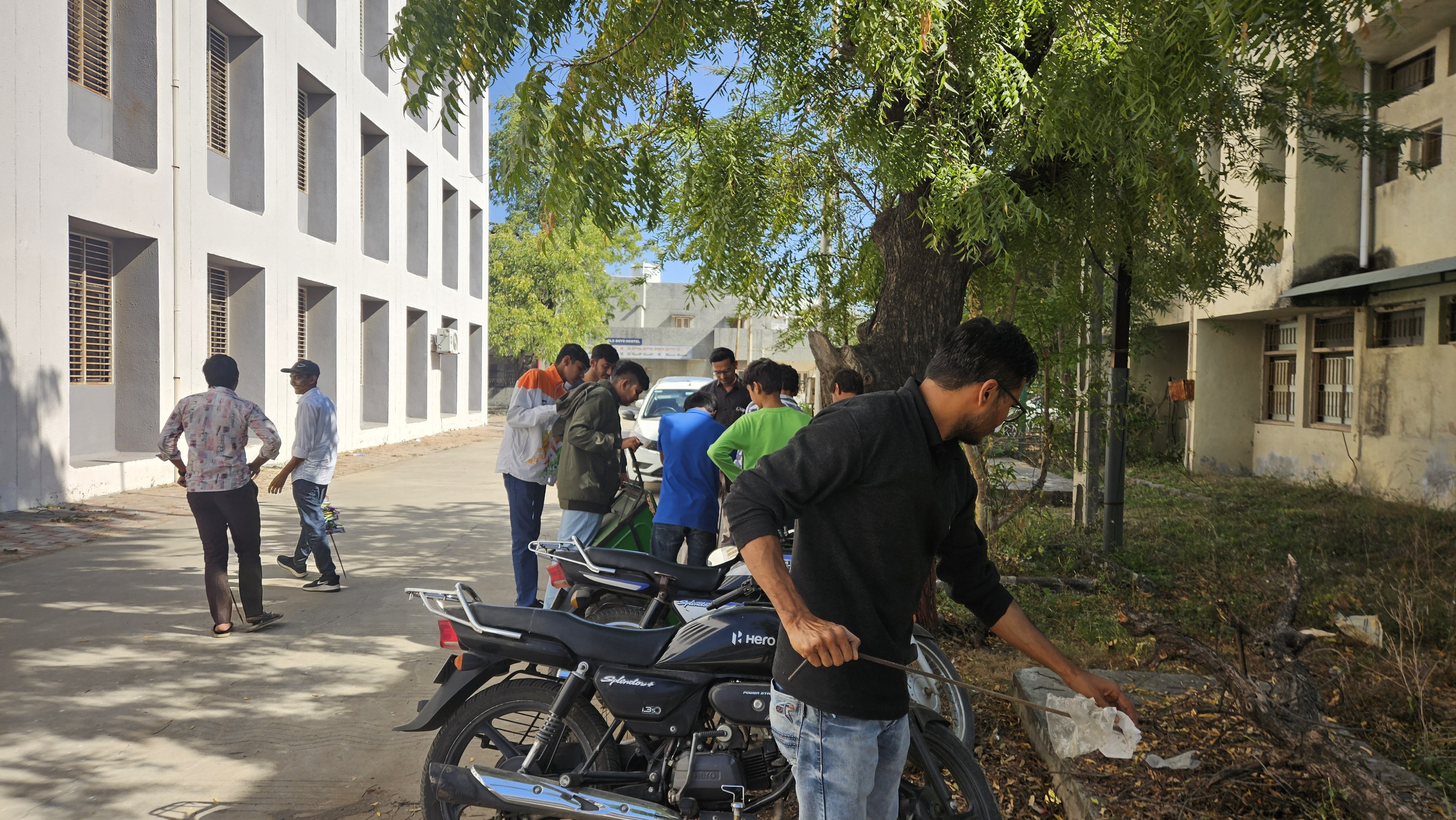 Plastic Free Campus Drive in College Campus 