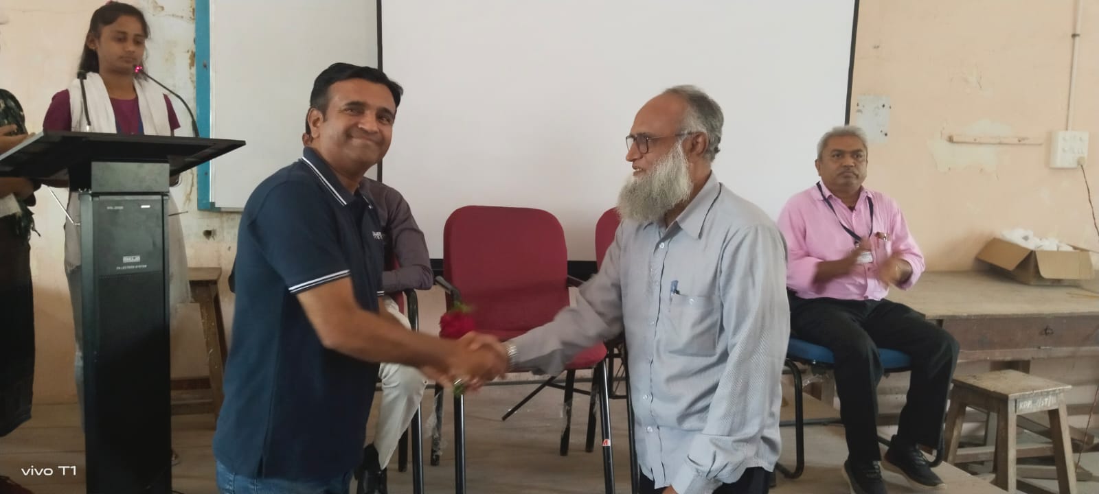 Structure Engineers On Complex Issues Related To Design